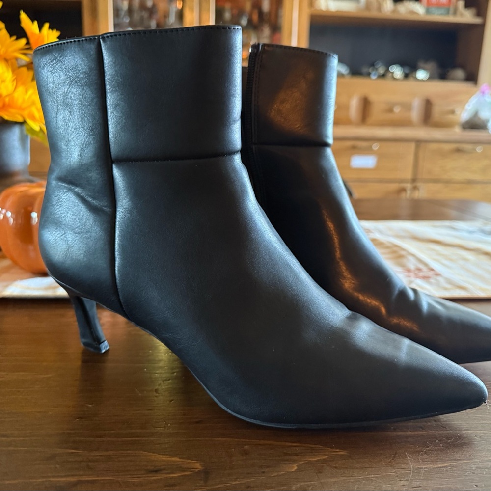 Elegant Black Ankle Boots